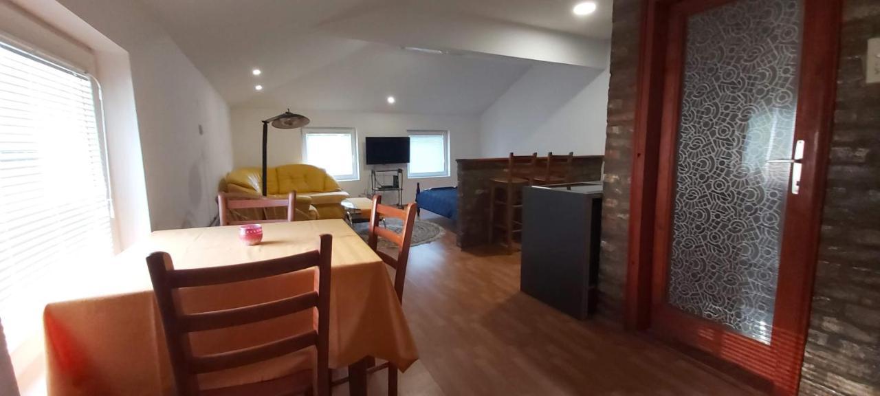 Twin Studio Apartments Zemun Beograd Ngoại thất bức ảnh